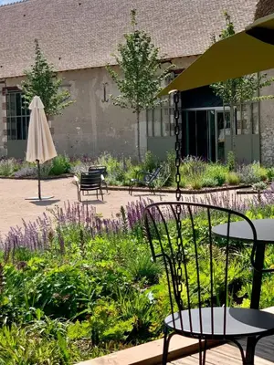 Jardin de l'établissement Le Bois des Chambres