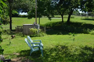 Jardin de l'établissement Lake View Cottage close to Le Mans 24H circuit
