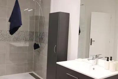 Salle de bains dans l'établissement Le Mans Hypercentre - proche place République
