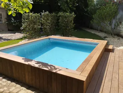 Piscine de l'établissement Hôtel du marquis De Broc ou située à proximité