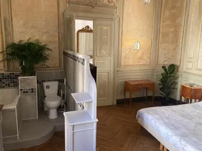 Salle de bains dans l'établissement Hôtel du marquis De Broc