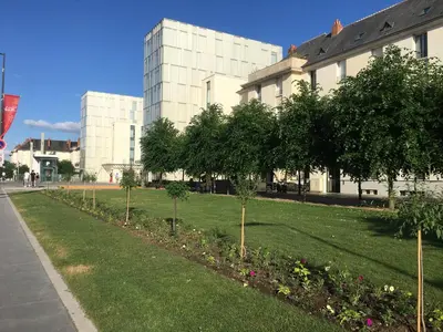 Jardin de l'établissement Appartement calme,lumineux ,hyper centre TOURS