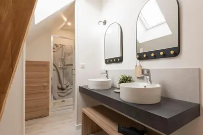 Salle de bains dans l'établissement Le Mayflower 2 à 14 p A 500M DU ZOO!! avec piscine
