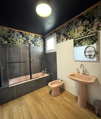 Salle de bains dans l'établissement Chez Annette, 3mn du Zoo de Beauval