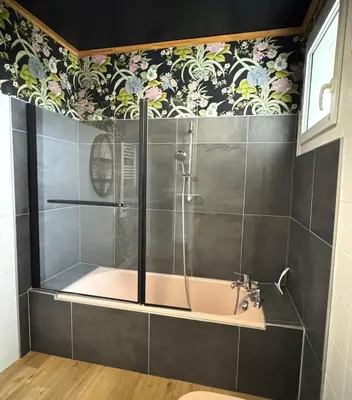 Salle de bains dans l'établissement Chez Annette, 3mn du Zoo de Beauval