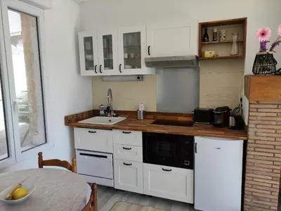 Cuisine ou kitchenette dans l'établissement Détente au bord du Loir - Gîte 2