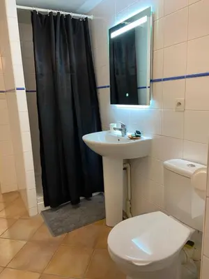Salle de bains dans l'établissement Appartement Rez de chaussée T2 centre-ville