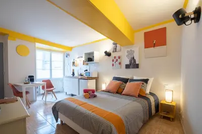 Un ou plusieurs lits dans un hébergement de l'établissement SUPERLOGIS BLOIS-LE PITAYA- HYPERCENTRE STUDIO- Classé 3Etoiles