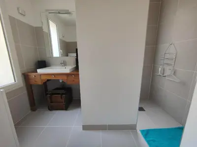 Salle de bains dans l'établissement Le Beauval enchanté proche zoo & châteaux de la Loire