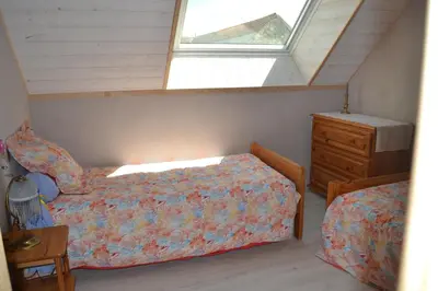 Un ou plusieurs lits dans un hébergement de l'établissement ESCALE A VILLEPERDUE chambre NERINGA