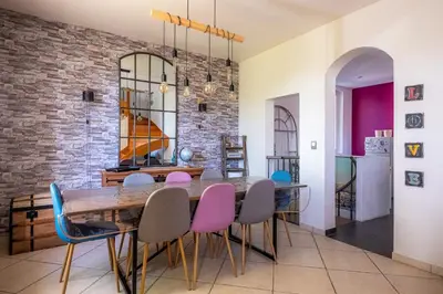 Coin salon dans l'établissement Maison de la Gaîté - Proche gare - Jardin