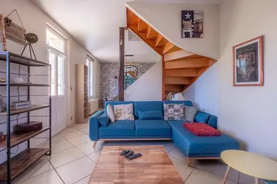 Coin salon dans l'établissement Maison de la Gaîté - Proche gare - Jardin