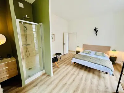 Un ou plusieurs lits dans un hébergement de l'établissement Hypercentre, quai de Loire, lumineux, spacieux, familial, le Jehan de Saveuse