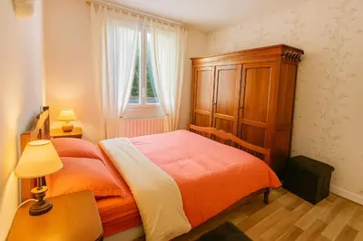 Un ou plusieurs lits dans un hébergement de l'établissement maison individuel proche des châteaux et Amboise avec jardin clos