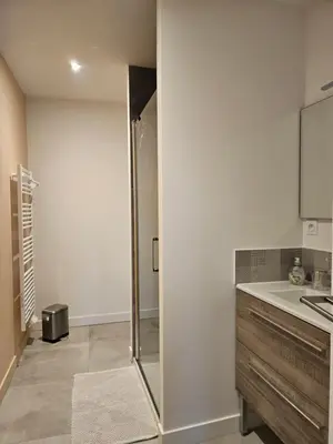 Salle de bains dans l'établissement Confidences Escale à Brissac
