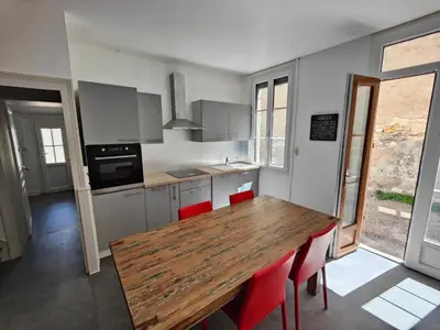 Cuisine ou kitchenette dans l'établissement Maison Val de Cher