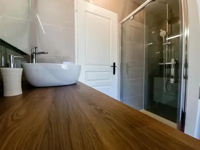 Salle de bains dans l'établissement Maison avec balnéo à 10min du Zoo de Beauval