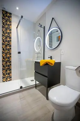 Salle de bains dans l'établissement Chambre de Charme dans maison d'hote 