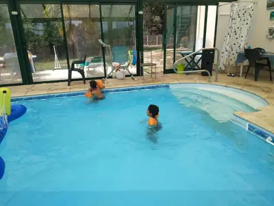 Piscine de l'établissement Plénitude terrasse ou située à proximité