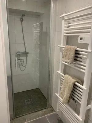 Salle de bains dans l'établissement Studio calme, la campagne a 5 minutes de la ville