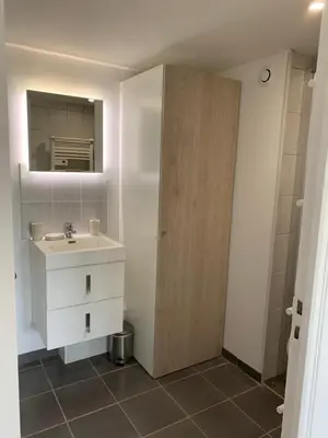 Salle de bains dans l'établissement Studio calme, la campagne a 5 minutes de la ville