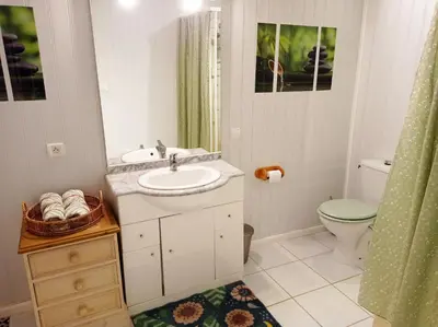 Salle de bains dans l'établissement Chez Lili