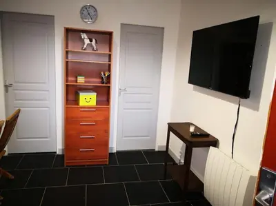 Télévision ou salle de divertissement dans l'établissement L'écurie à proximité de Tours