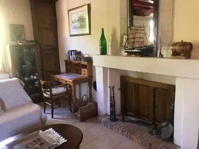 Coin salon dans l'établissement Le Dorelot du lièvre, maison de caractère