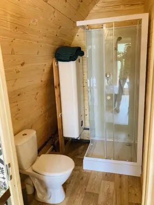 Salle de bains dans l'établissement Au pré des Alizés - insolite à la ferme des Alizés