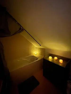 Un ou plusieurs lits dans un hébergement de l'établissement Gîte romantique avec jacuzzi privatif ambiance loveroom