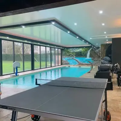 Logement 4 personnes avec piscine intérieure 31 degrés zoo de la FLECHE 24 h du Mans