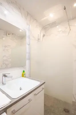 Salle de bains dans l'établissement Le Globe Trotter - Tours
