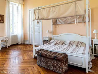 Un ou plusieurs lits dans un hébergement de l'établissement Château XVIIIème, Piscine Chauffée, Sauna, Forêt Privée, Proximité Châteaux de la Loire - FR-1-381-46