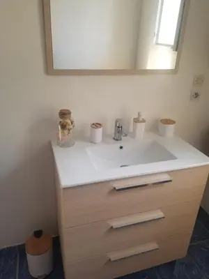 Salle de bains dans l'établissement Chambre à 10 minutes du circuit des 24H du MANS et à 5 minutes sortie Autoroute A11