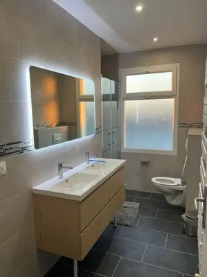Salle de bains dans l'établissement Maison Rénovée Aux Portes Du Circuit Des 24h