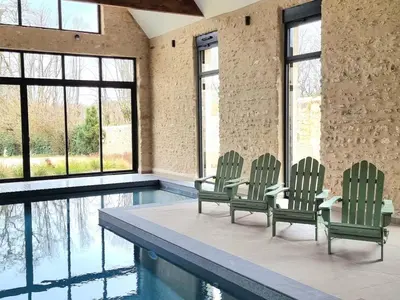 Piscine de l'établissement Le Domaine des Cyclamens ou située à proximité