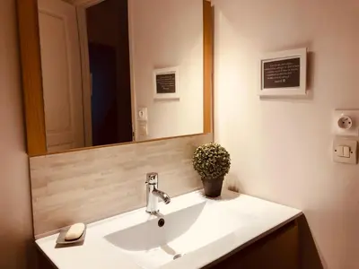 Salle de bains dans l'établissement La Scellerie, le charme au cœur de Tours