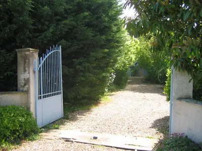 Jardin de l'établissement Large family house for young and old in great calm in South Touraine