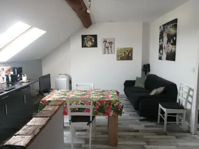 Cuisine ou kitchenette dans l'établissement Appartement climatisé avec parking privé gratuit