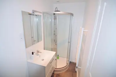 Salle de bains dans l'établissement Studios Lsquare Residence AFPA