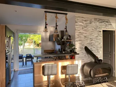 Cuisine ou kitchenette dans l'établissement Logement au calme à 20 minutes a pied du circuit avec garage privé