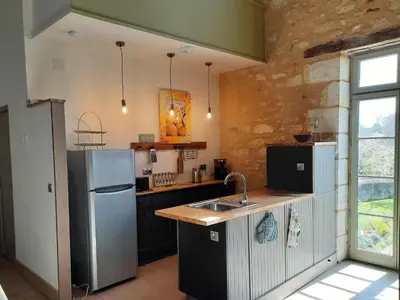 Cuisine ou kitchenette dans l'établissement Loire Valley village centre apartment chezANIA