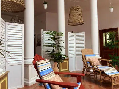 Plan de l'établissement Villa raffinée à Saint-Cyr-sur-Loire avec piscine privée