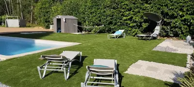 Piscine de l'établissement Familly 10 min du circuit 15 min de boulerie jump et 1h30 de Paris Saint Arnoult en voiture ou 55 min en train pensez aux JO ou située à proximité