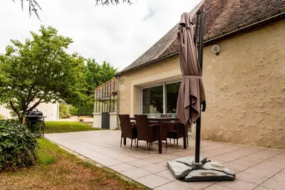 Jardin de l'établissement Le cèdre du Prieuré