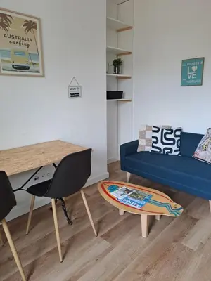 Coin salon dans l'établissement LE 84