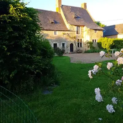 Maison spacieuse avec jardin à Morannes sur Sarthe