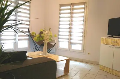 Télévision ou salle de divertissement dans l'établissement Zoo Zen 6 pers, au coeur de St Aignan