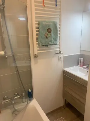Salle de bains dans l'établissement Anne et Stan - Chambres avec petit dejeuner - proche centre ville et circuit