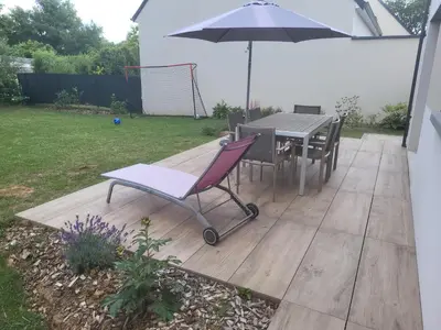 Jardin de l'établissement Chambre B&B - proche circuit 24 heures du Mans
